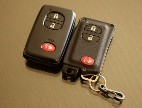 Comparison of OEM fob to assembled YMD2 - 3 Button with Panic kit